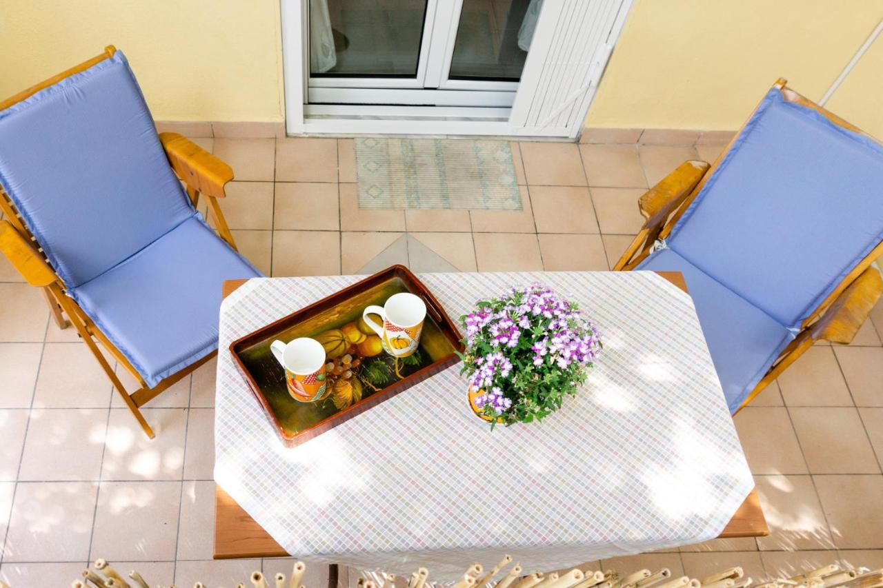 Irene Seafront Apartment Néoi Epivátai Luaran gambar