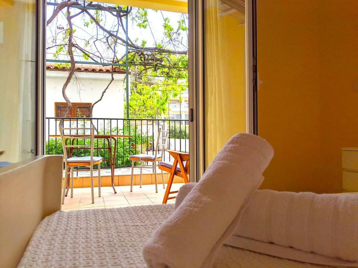 Irene Seafront Apartment Néoi Epivátai Luaran gambar